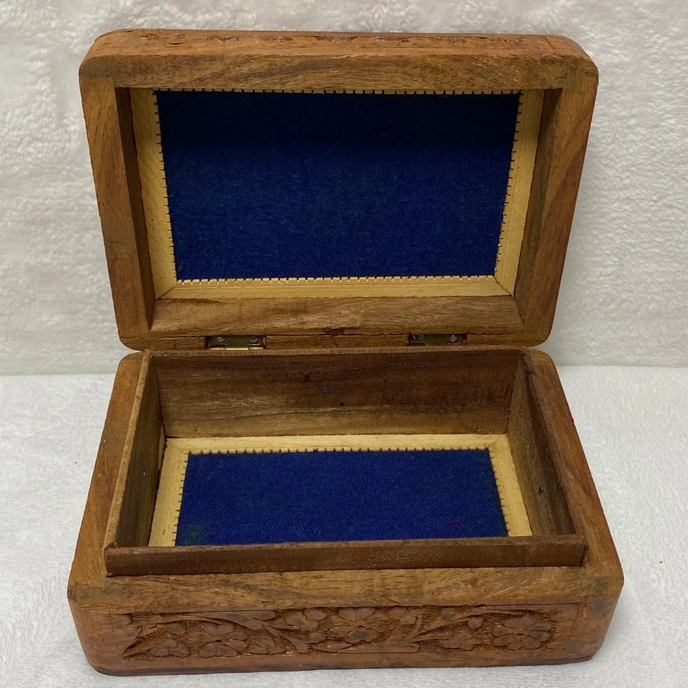 VTG Wooden Trinket Box Hand‎ Carved Floral Inlay Jewelry Keepsake Storage